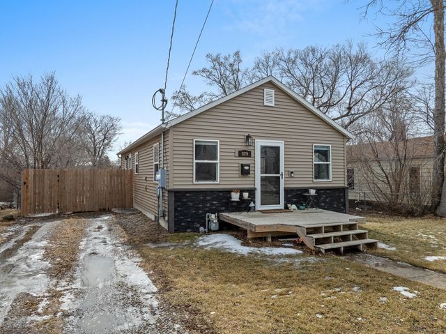 820 NE 9th Ave, Minot, ND 58703