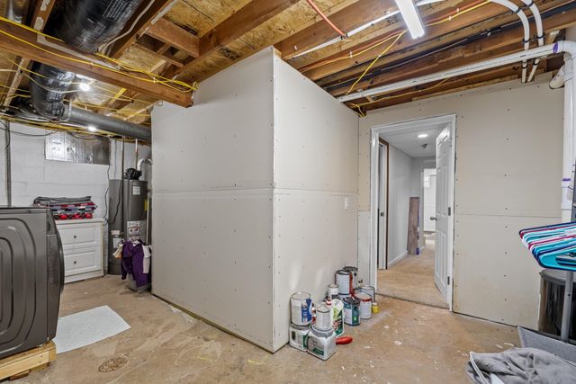 820 NE 9th Ave, Minot, ND 58703