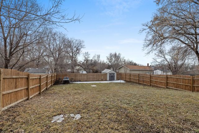 820 NE 9th Ave, Minot, ND 58703