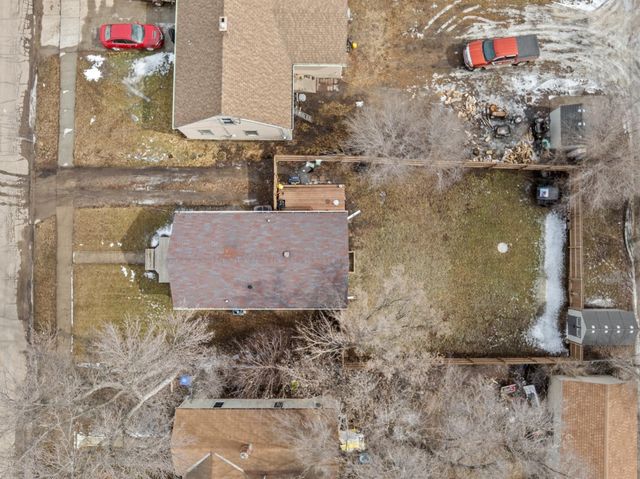 820 NE 9th Ave, Minot, ND 58703