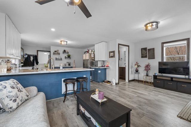 820 NE 9th Ave, Minot, ND 58703