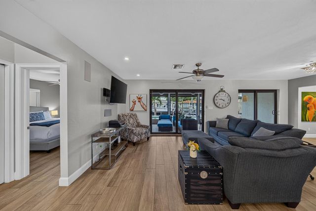 2542 SE 10th Street, Pompano Beach, FL 33062