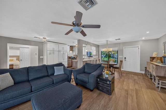 2542 SE 10th Street, Pompano Beach, FL 33062