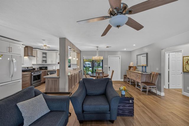 2542 SE 10th Street, Pompano Beach, FL 33062