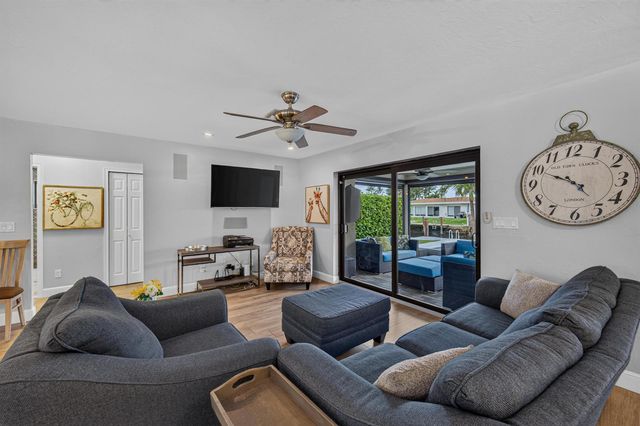 2542 SE 10th Street, Pompano Beach, FL 33062