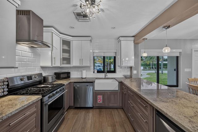 2542 SE 10th Street, Pompano Beach, FL 33062