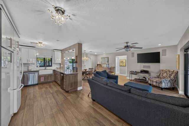2542 SE 10th Street, Pompano Beach, FL 33062
