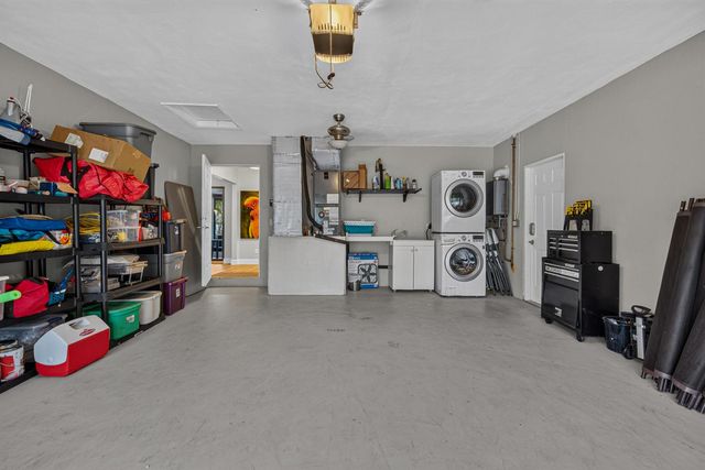 2542 SE 10th Street, Pompano Beach, FL 33062