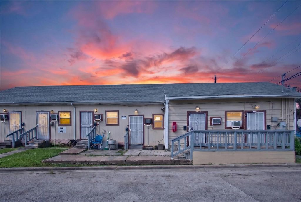 3401 Ennis Street H or K, Houston, TX 77004
