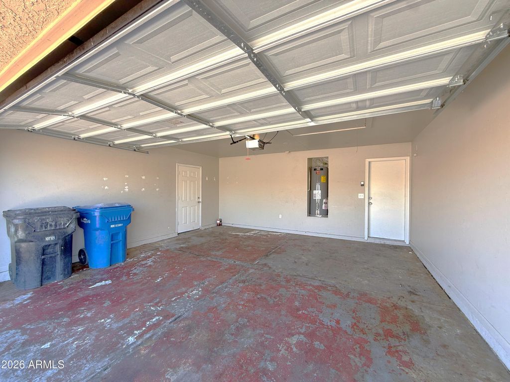 Image 14 of property listing at 13349 W CANYON CREEK Drive, Surprise, AZ 85374