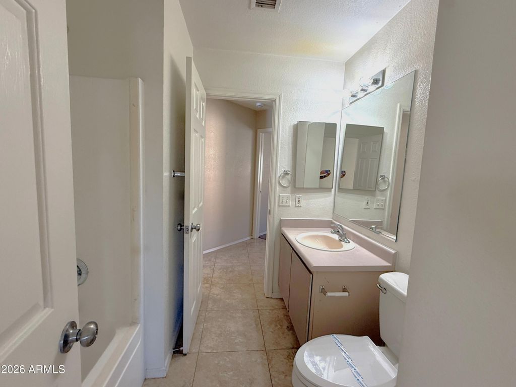 Image 7 of property listing at 13349 W CANYON CREEK Drive, Surprise, AZ 85374