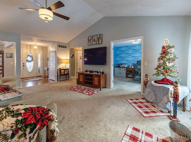 690 Kensington Court, Hamilton Twp, OH 45039