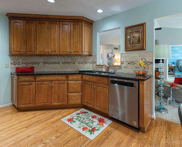 690 Kensington Court, Hamilton Twp, OH 45039