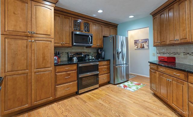 690 Kensington Court, Hamilton Twp, OH 45039