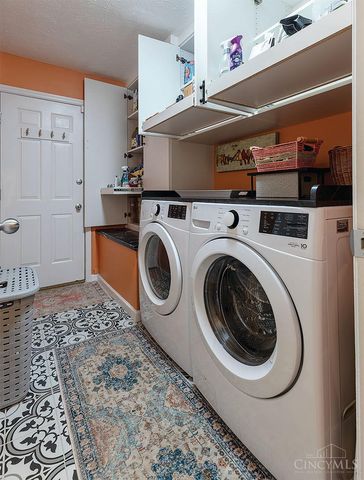 690 Kensington Court, Hamilton Twp, OH 45039