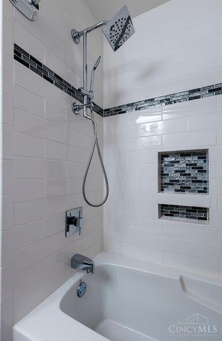 690 Kensington Court, Hamilton Twp, OH 45039