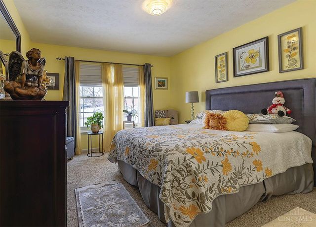 690 Kensington Court, Hamilton Twp, OH 45039