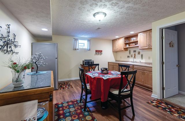 690 Kensington Court, Hamilton Twp, OH 45039