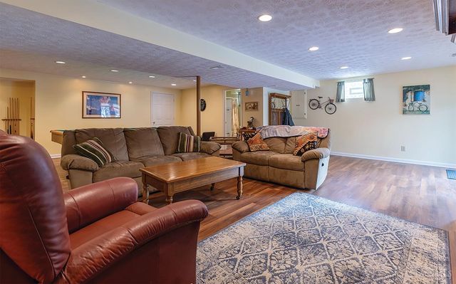 690 Kensington Court, Hamilton Twp, OH 45039