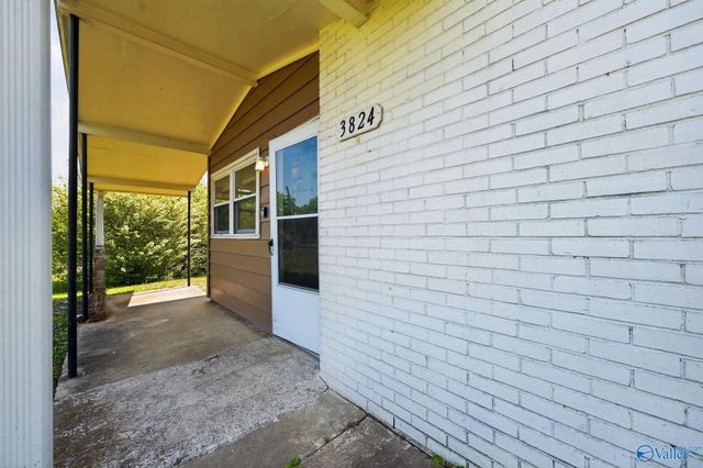3824 Crane Drive NE, Huntsville, AL 35811