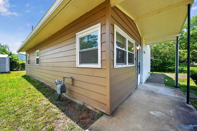 3824 Crane Drive NE, Huntsville, AL 35811
