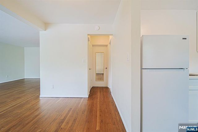 1575 Center Avenue 3F, Fort Lee, NJ 07024