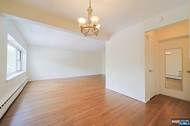 1575 Center Avenue 3F, Fort Lee, NJ 07024