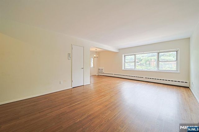 1575 Center Avenue 3F, Fort Lee, NJ 07024