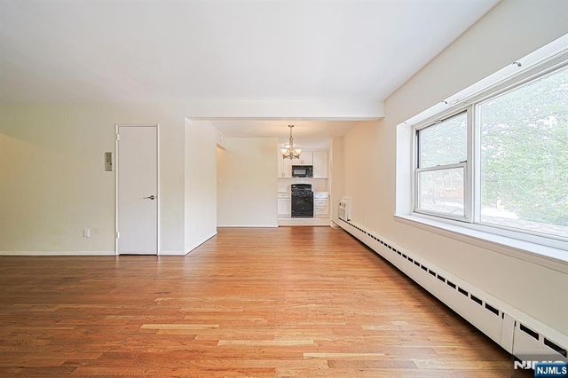 1575 Center Avenue 3F, Fort Lee, NJ 07024