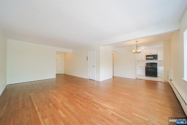 1575 Center Avenue 3F, Fort Lee, NJ 07024