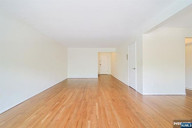 1575 Center Avenue 3F, Fort Lee, NJ 07024