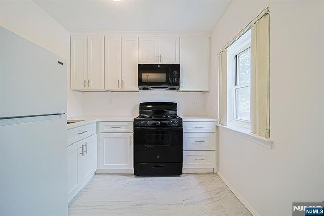 1575 Center Avenue 3F, Fort Lee, NJ 07024