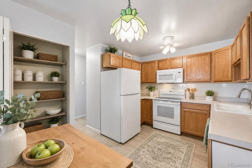 9335 E Center Avenue 2B, Denver, CO 80247