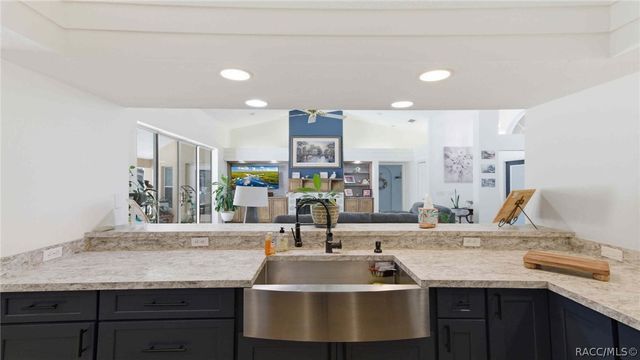 1810 W Pine Ridge Boulevard, Beverly Hills, FL 34465