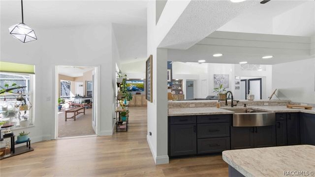 1810 W Pine Ridge Boulevard, Beverly Hills, FL 34465