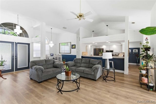 1810 W Pine Ridge Boulevard, Beverly Hills, FL 34465