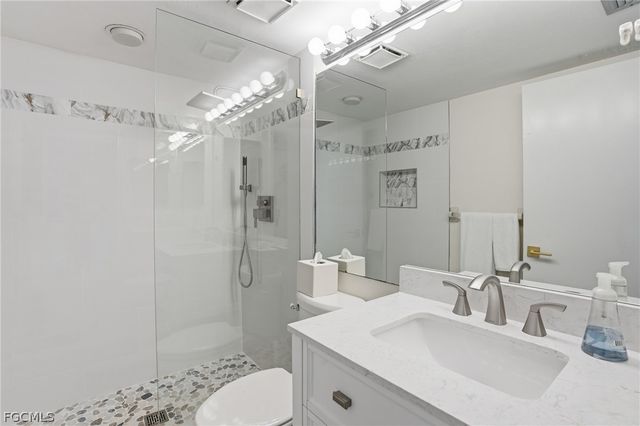 5585 Trailwinds DR 314, Fort Myers, FL 33907