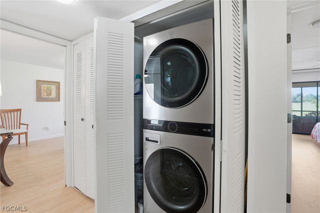 5585 Trailwinds DR 314, Fort Myers, FL 33907