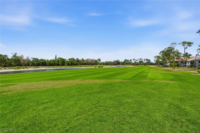 5585 Trailwinds DR 314, Fort Myers, FL 33907