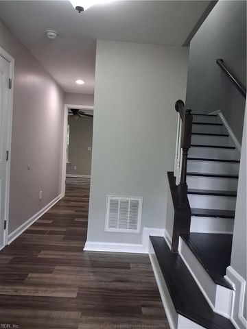 4301 Salt Marsh LN, Chesapeake, VA 23324