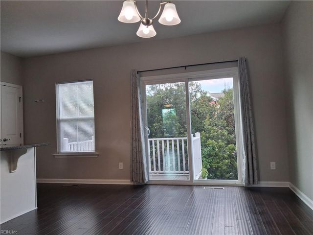 4301 Salt Marsh LN, Chesapeake, VA 23324