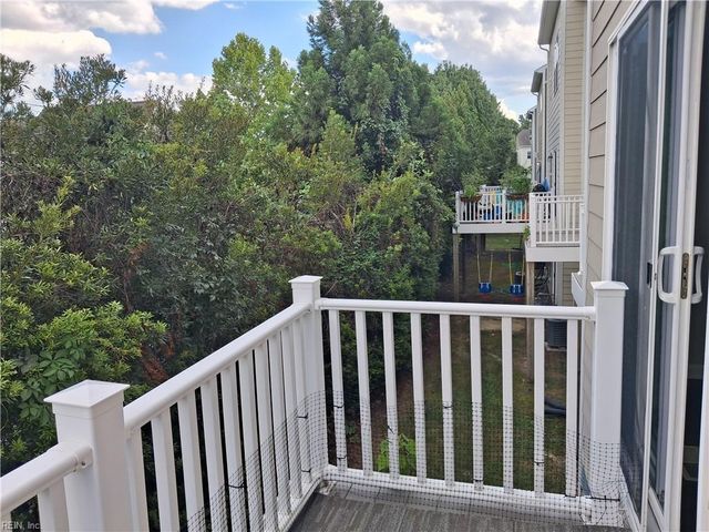 4301 Salt Marsh LN, Chesapeake, VA 23324