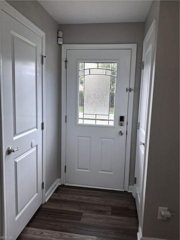 4301 Salt Marsh LN, Chesapeake, VA 23324