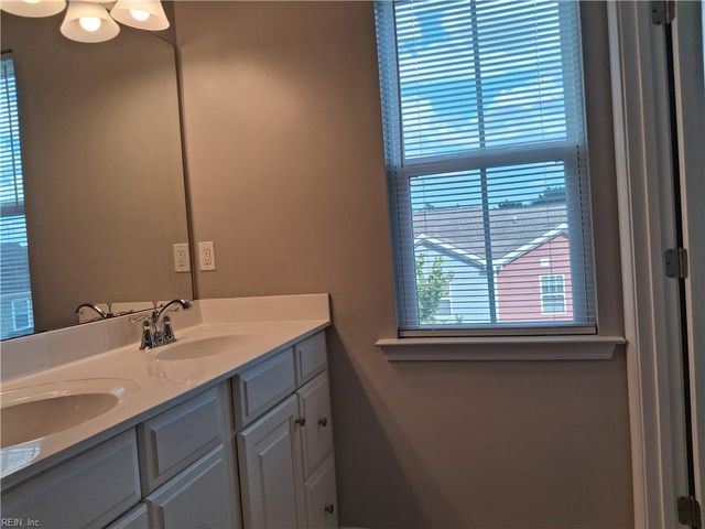 4301 Salt Marsh LN, Chesapeake, VA 23324