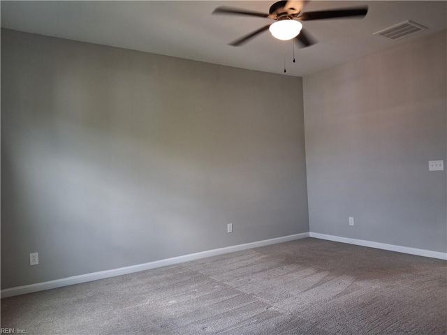 4301 Salt Marsh LN, Chesapeake, VA 23324