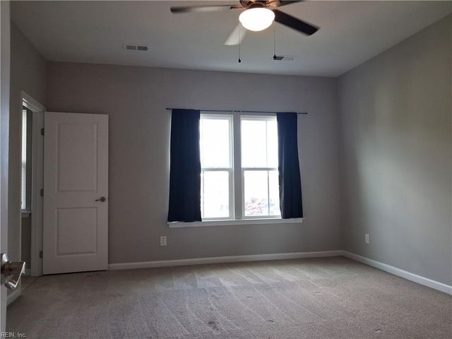 4301 Salt Marsh LN, Chesapeake, VA 23324