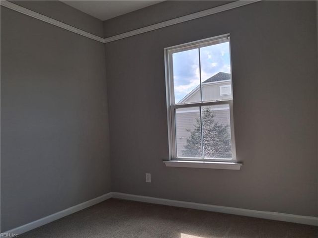 4301 Salt Marsh LN, Chesapeake, VA 23324
