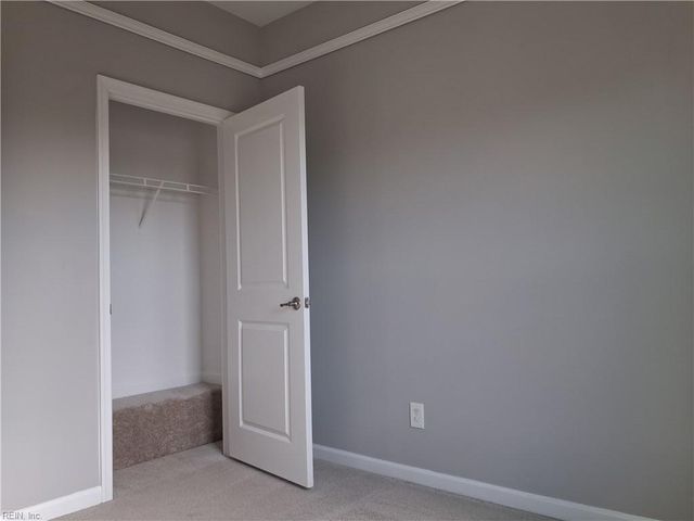 4301 Salt Marsh LN, Chesapeake, VA 23324