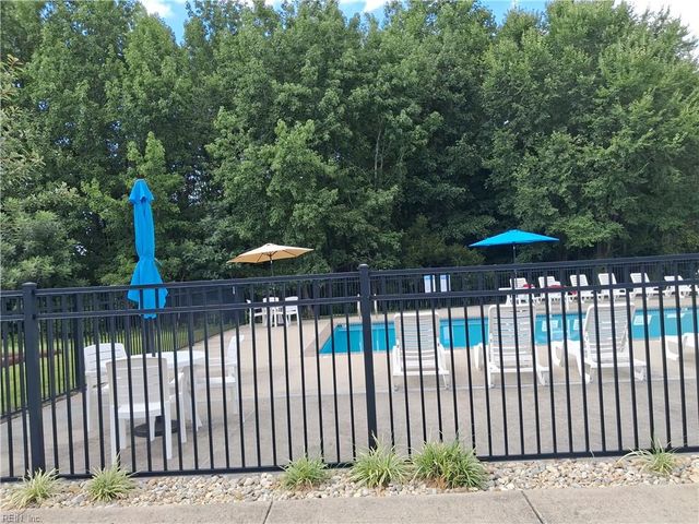 4301 Salt Marsh LN, Chesapeake, VA 23324