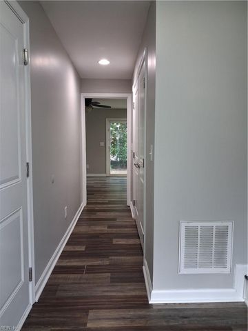 4301 Salt Marsh LN, Chesapeake, VA 23324